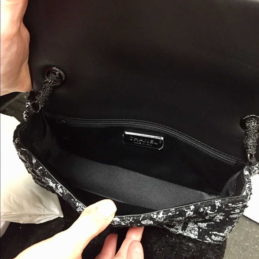 ⚡️NWT CHANEL ONE OF A KIND STUNNING BAG⚡️ - Picture 8 of 8